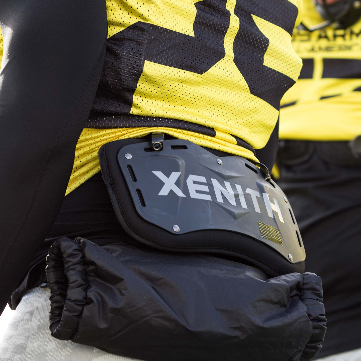 xenith-velocity-back-plate-small-r-ckenschutz-schwarz image 2