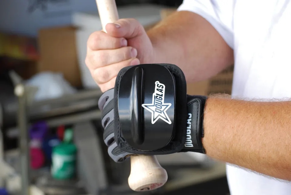 douglas-custom-pro-series-hand-protectors-handschutz-klett image 1